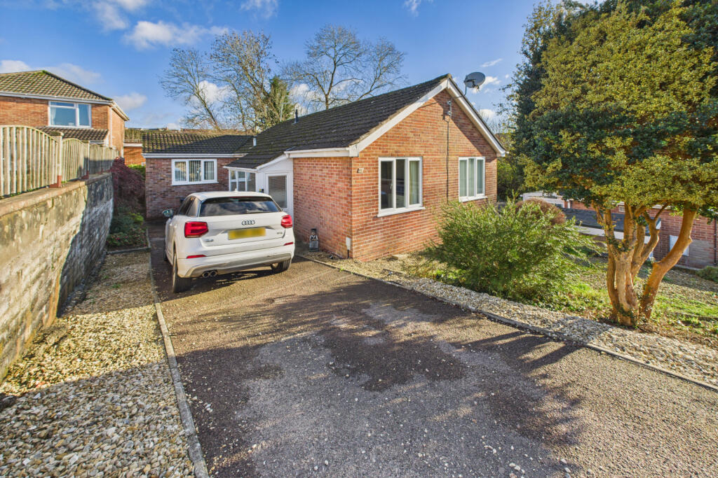 Main image of property: 46 Woodland Rise, Lydney, GL15 5LJ