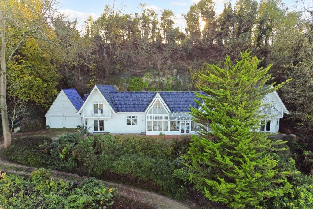Main image of property: Shillingford Wallingford OX10