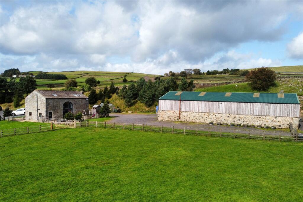 3 bedroom house for sale in Skipton Old Road, Colne, Lancashire, BB8