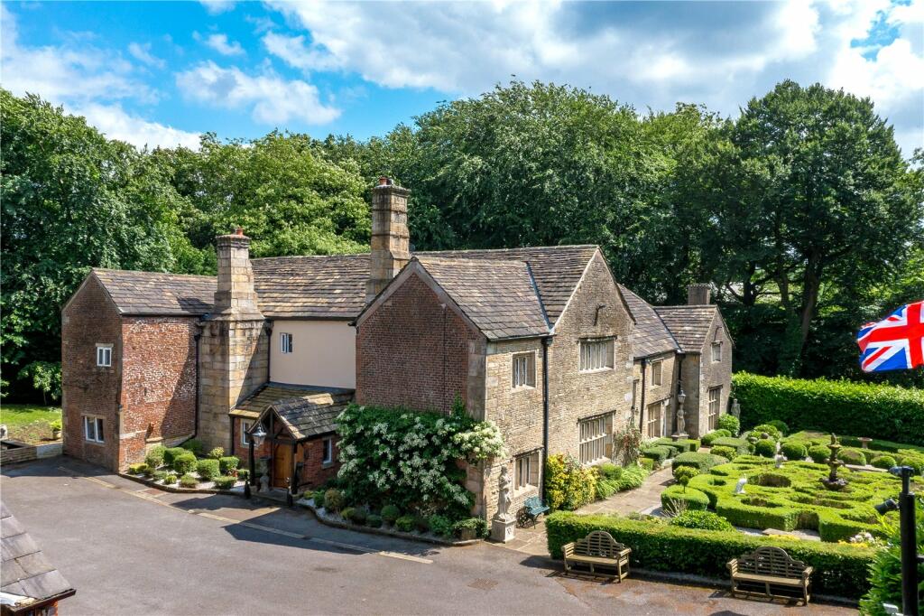 9 bedroom detached house for sale in Featherstall Road, Littleborough, OL15