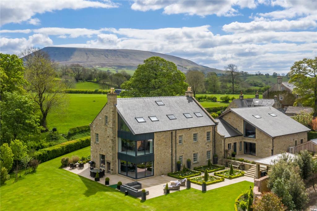 5 bedroom detached house for sale in Rimington, Clitheroe, Lancashire, BB7