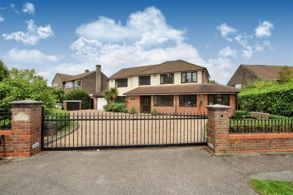 6 bedroom detached house for sale in Links Drive, Elstree, Borehamwood, WD6
