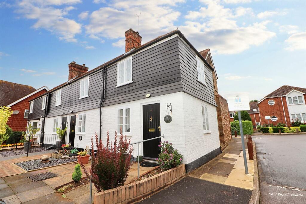 2 bedroom terraced house for sale in Lane, Elstree, Borehamwood, WD6