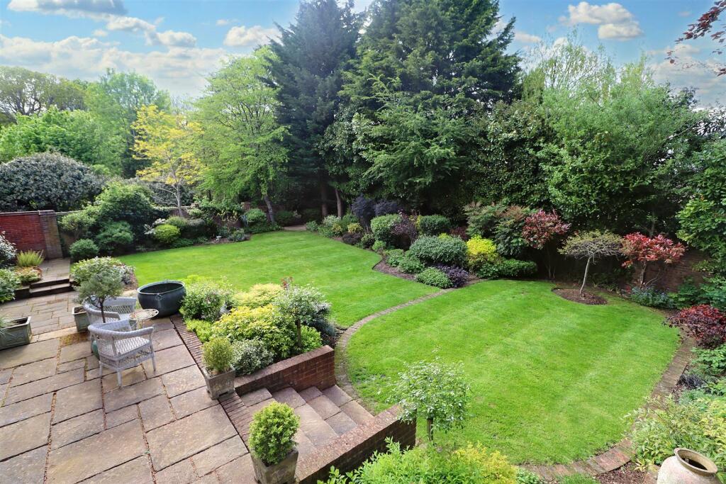 6 bedroom detached house for sale in Lane, Elstree, Borehamwood, WD6