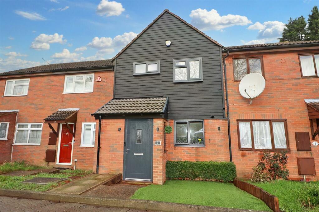 2 bedroom house for sale in Fox Close, Elstree, Borehamwood, WD6