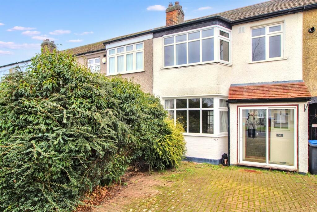 Main image of property: Carnarvon Avenue, EN1