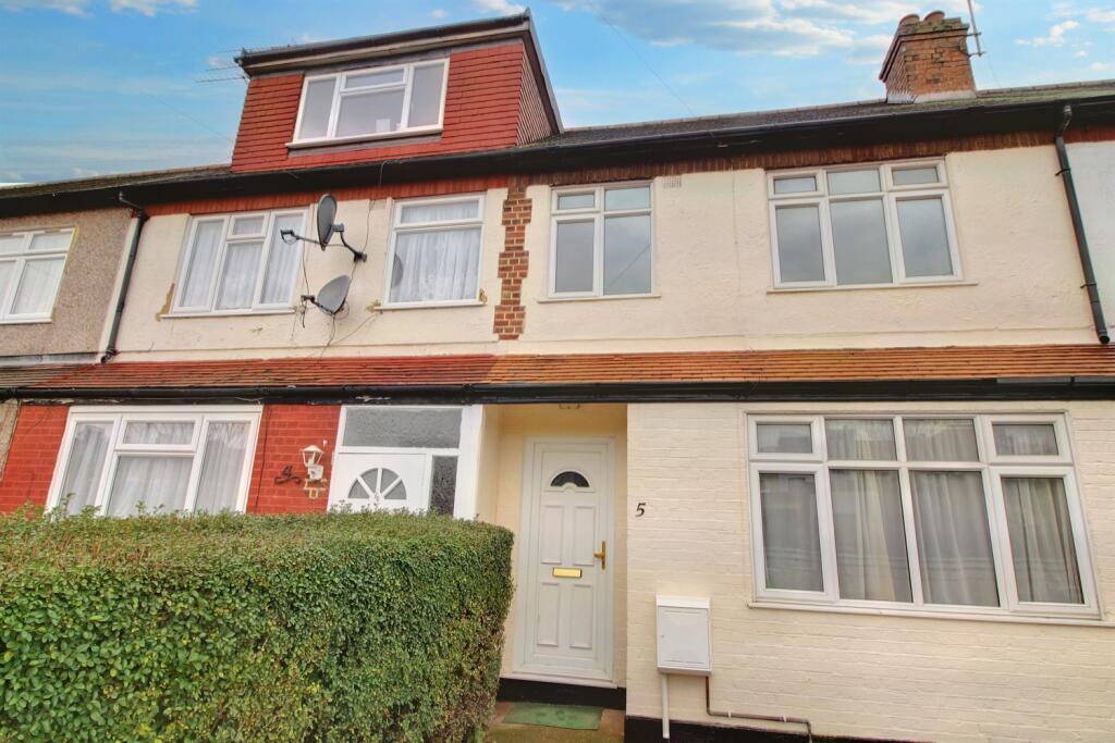 Main image of property: Oxford Close