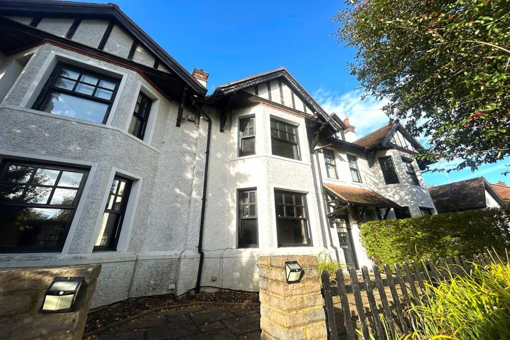 Main image of property: New Road, AL6