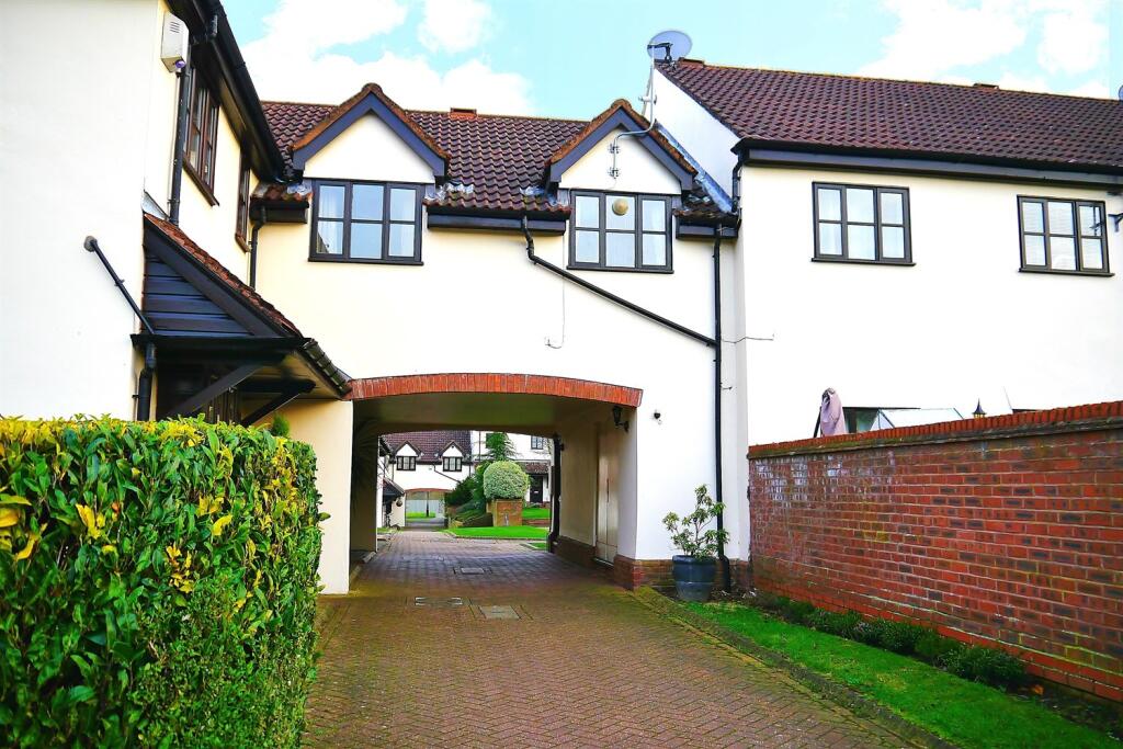 Main image of property: Firs Wood Close, EN6
