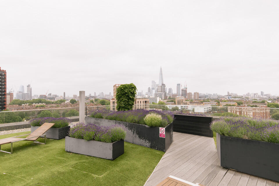 Main image of property: New Paragon Walk, Elephant & Castle, SE17