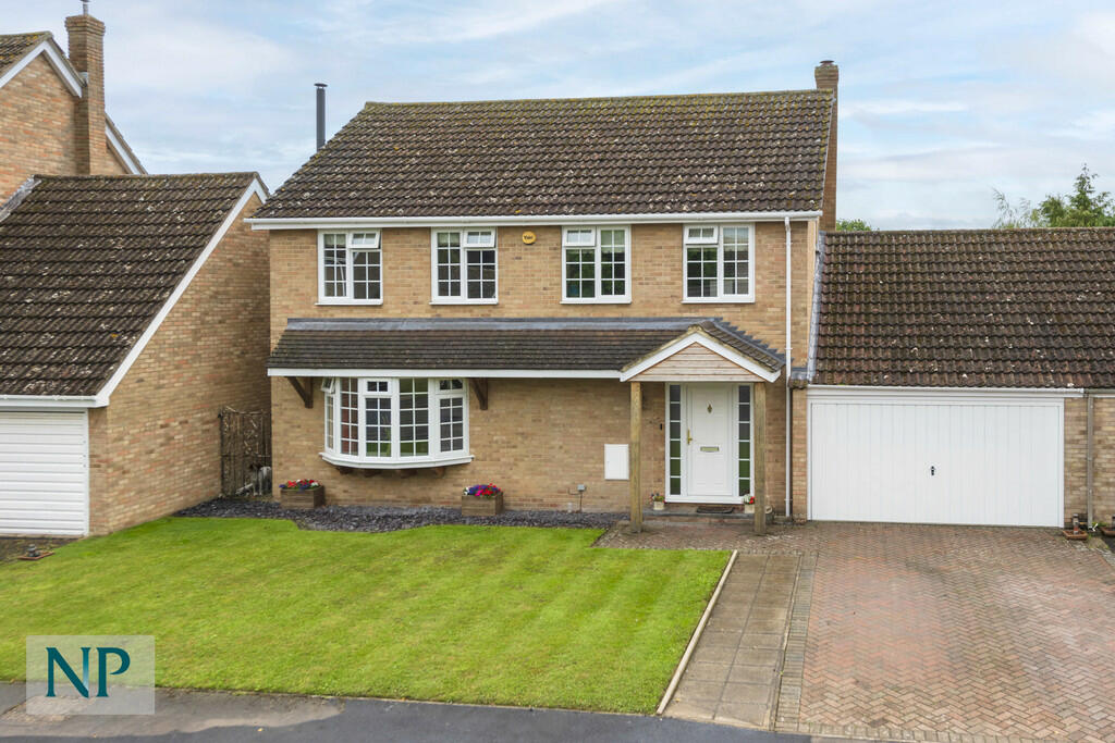 4 bedroom detached house for sale in Broad Oaks, Leavenheath