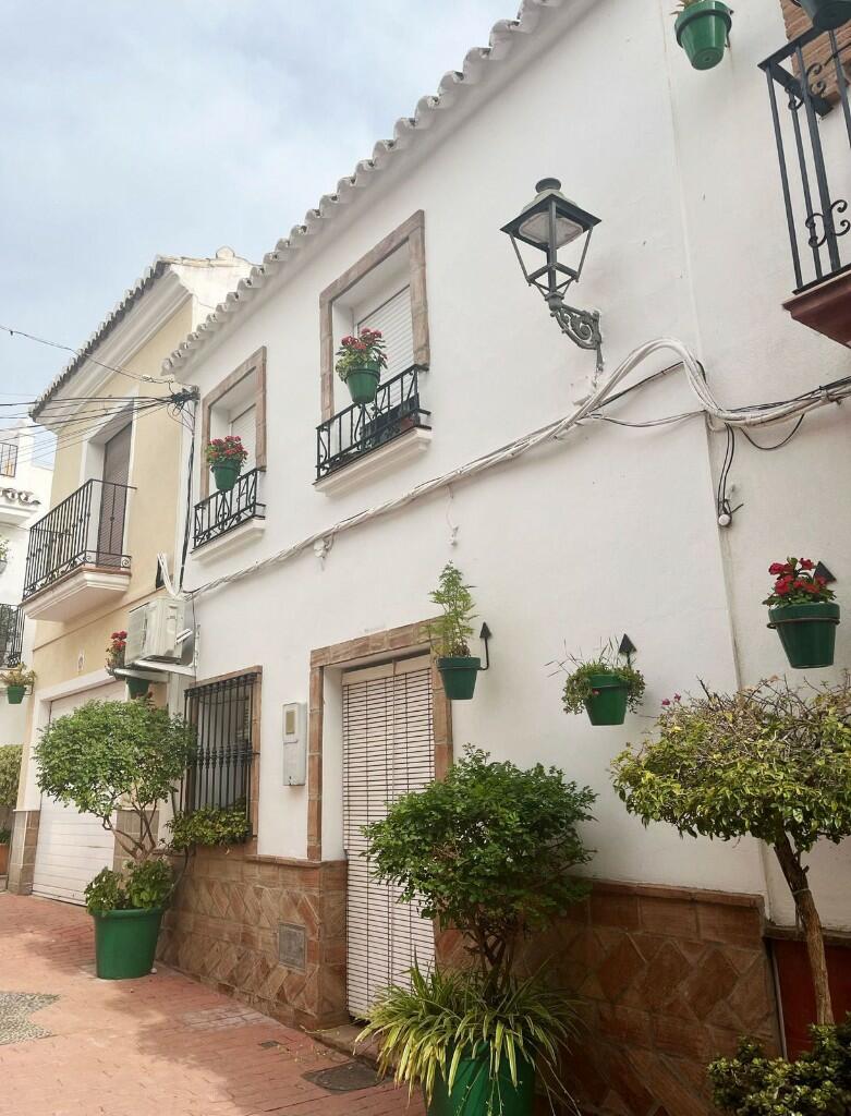 3 bedroom town house for sale in Estepona, Málaga, Andalusia, Spain