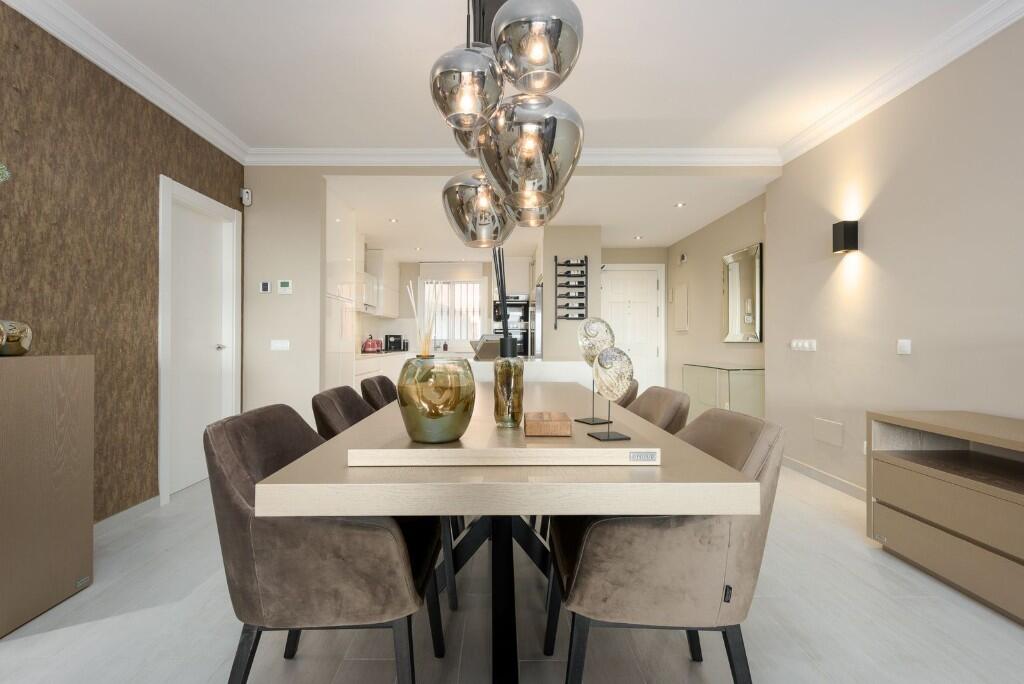 Main image of property: BenahavÃs, Málaga, Andalusia