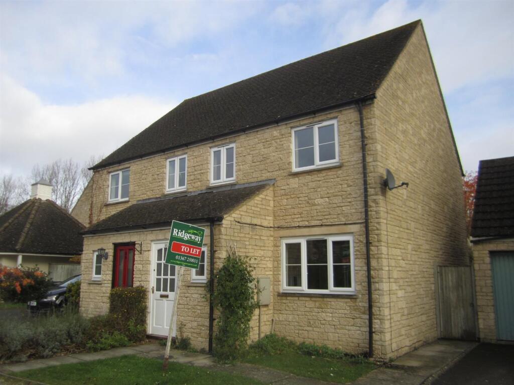 Main image of property: Perrinsfield, Lechlade