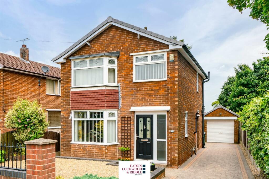 3 bedroom detached house for sale in Northfield Lane, Wickersley