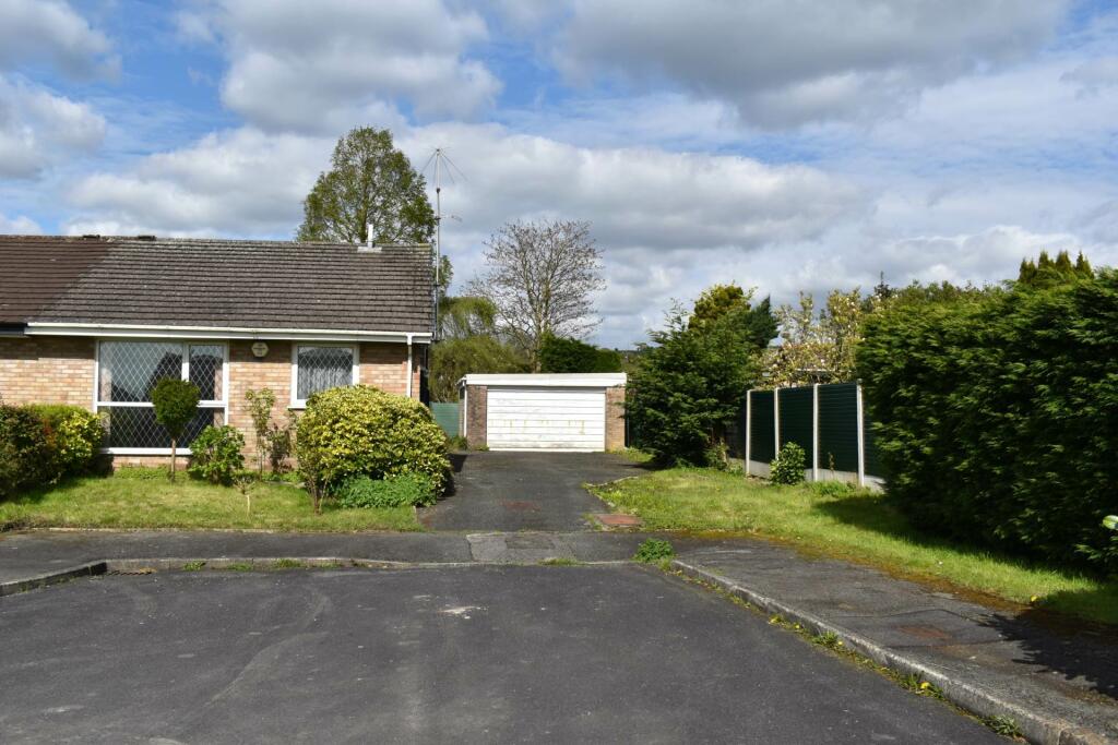 2 bedroom semidetached bungalow for sale in Bradshaw Meadows, Bradshaw