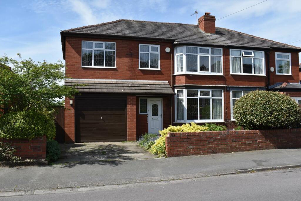 5 bedroom semidetached house for sale in Bramhall Avenue, Harwood, BL2