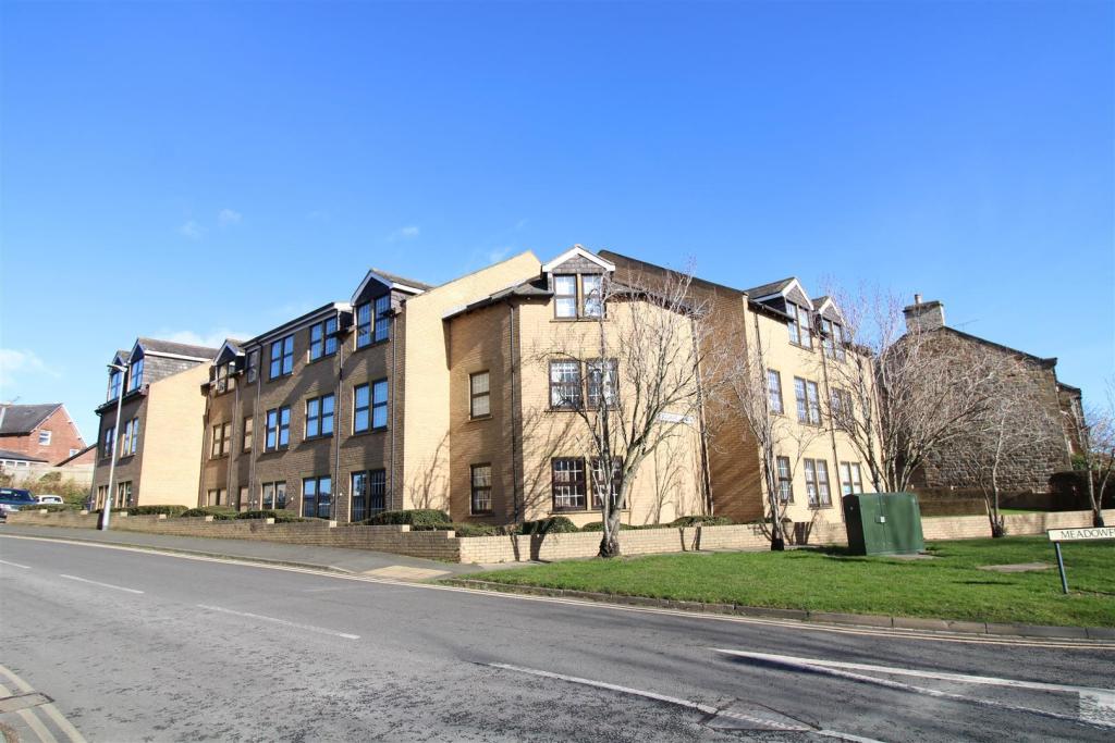 2 bedroom apartment for sale in Meadowfield Park, Ponteland, Newcastle Upon Tyne, Northumberland