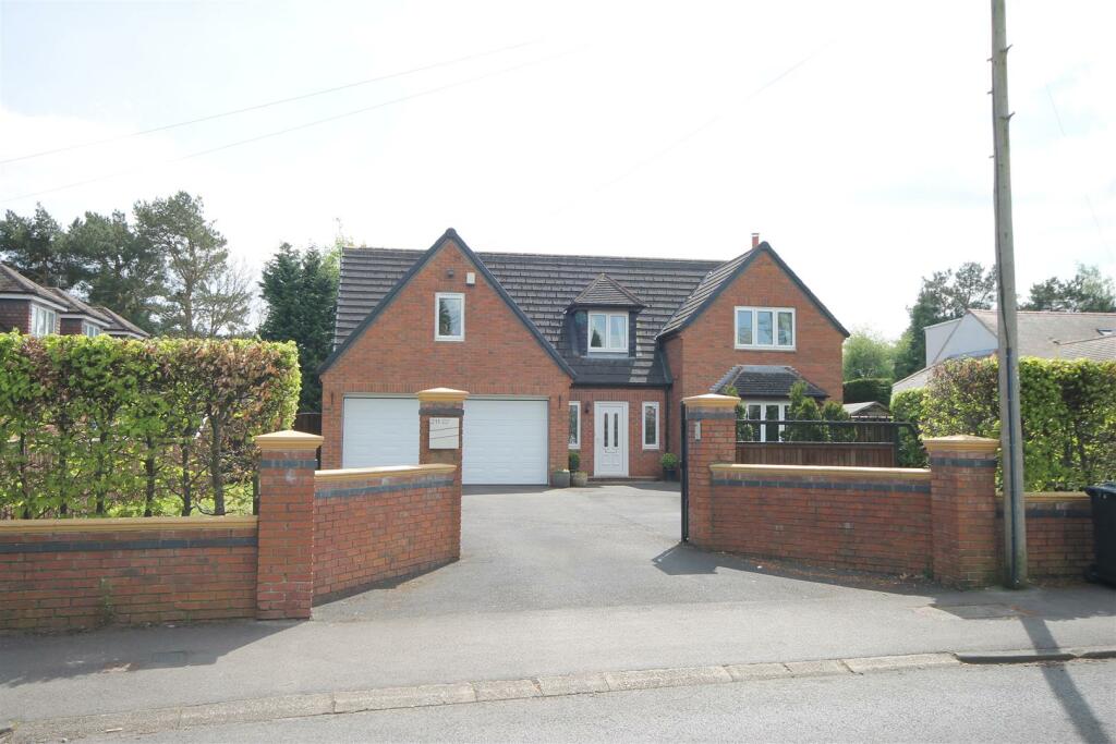 4 bedroom detached house for sale in Darras Road, Darras Hall, Ponteland, Newcastle Upon Tyne, NE20