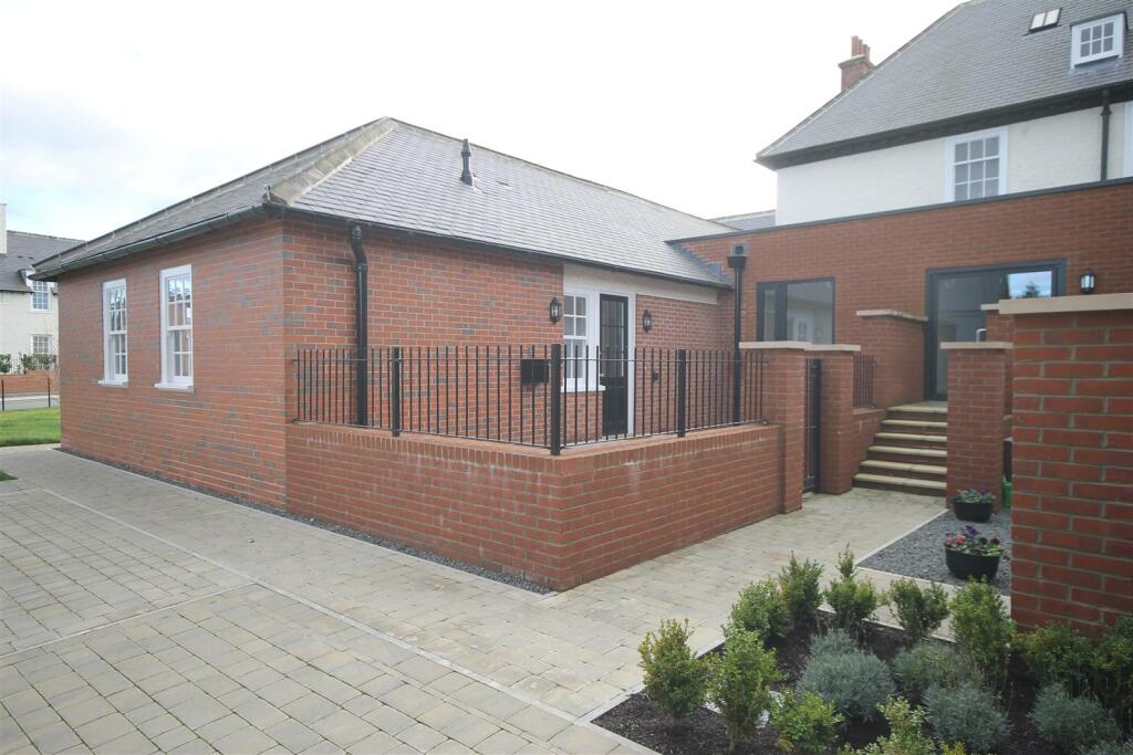 2 bedroom apartment for rent in Yeavering House, Jameson Manor