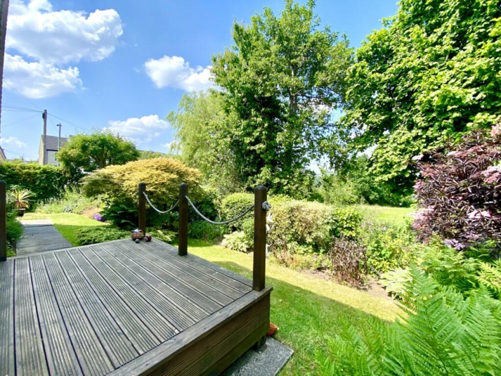 4 bedroom detached house for sale in Lees Bank Road, Cross Roads