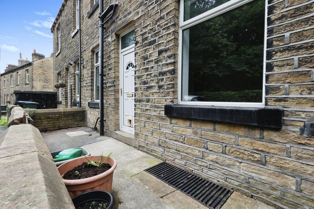 2 bedroom terraced house for sale in Keighley Road, Oxenhope, Keighley