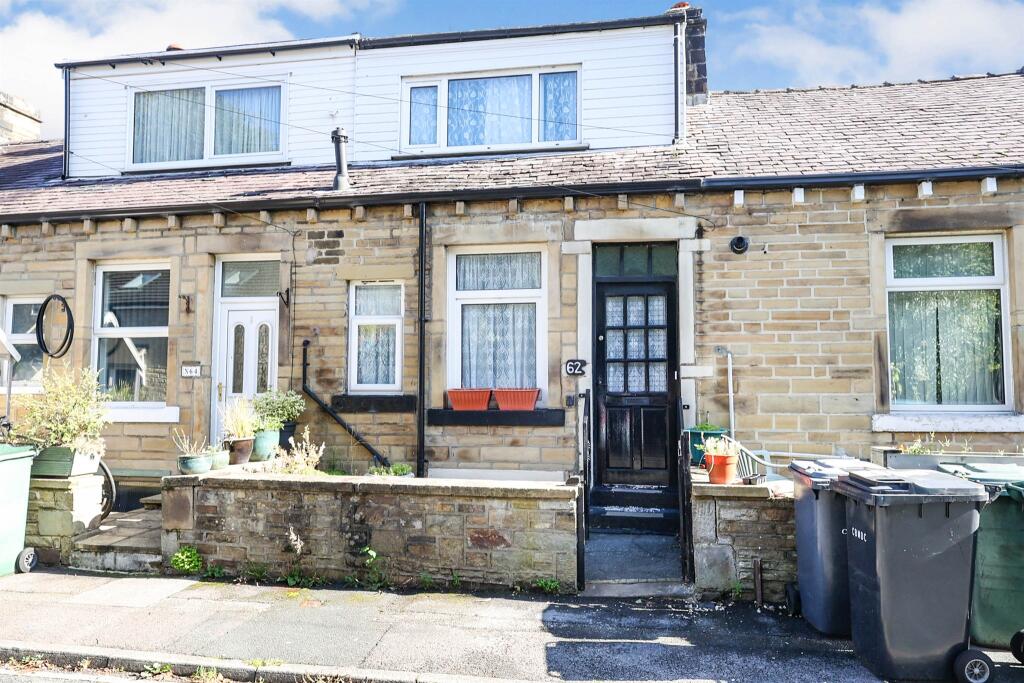 3 bedroom terraced house for sale in Eelholme View Street, Keighley, BD20