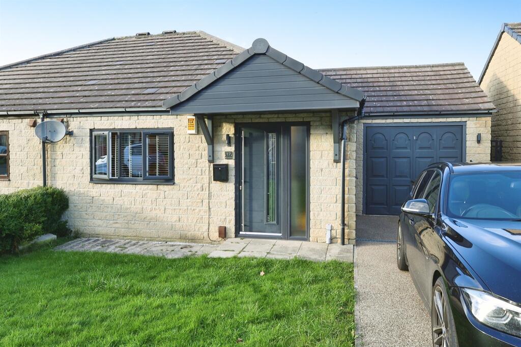 4 bedroom semidetached house for sale in Box Tree Grove, Keighley, BD21
