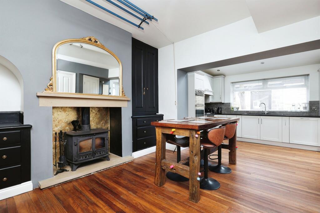 Additional property image - Slaymaker Lane, Oakworth, Keighley