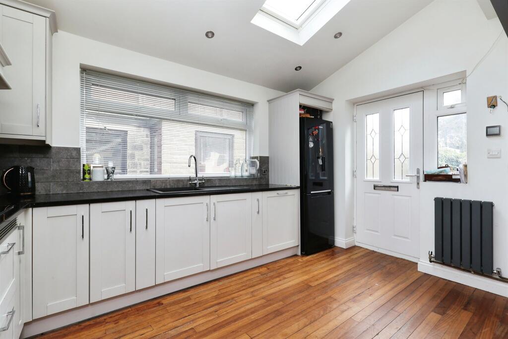 Additional property image - Slaymaker Lane, Oakworth, Keighley
