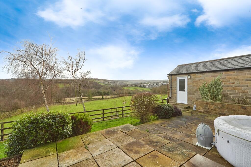Additional property image - Pasture Avenue, Oakworth, Keighley