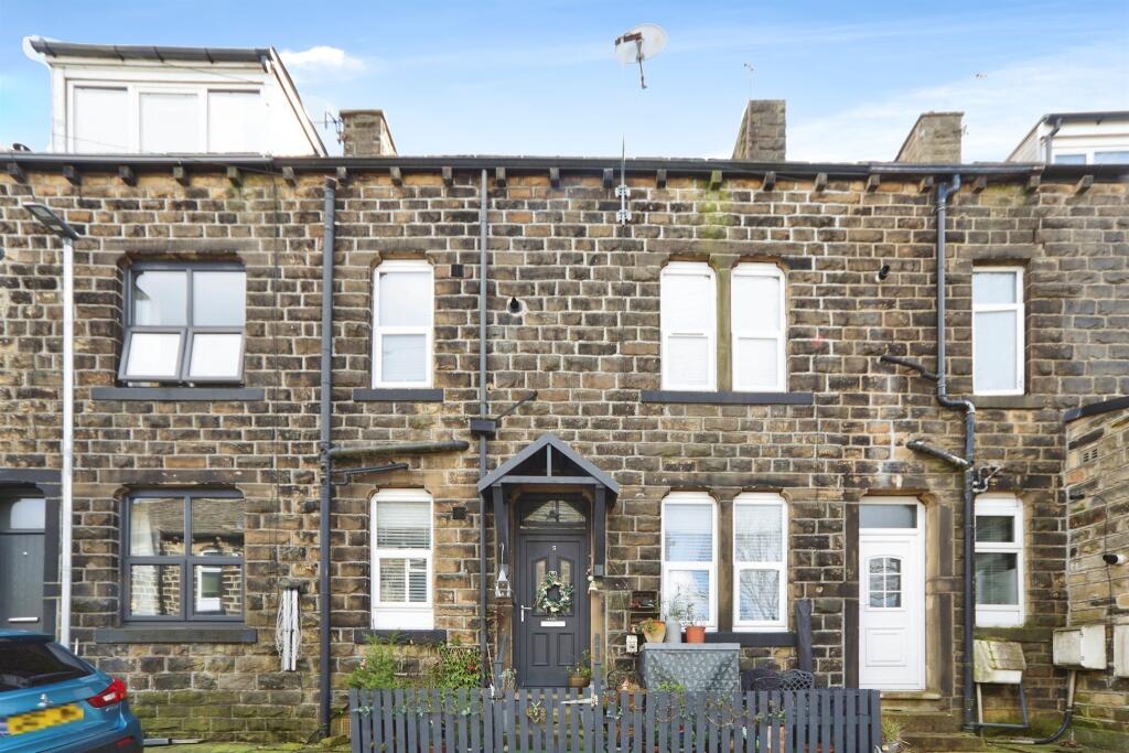 2 bedroom terraced house for sale in Lorne Street, Cross Roads