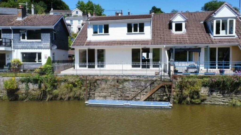 Main image of property: Helios House, Calstock