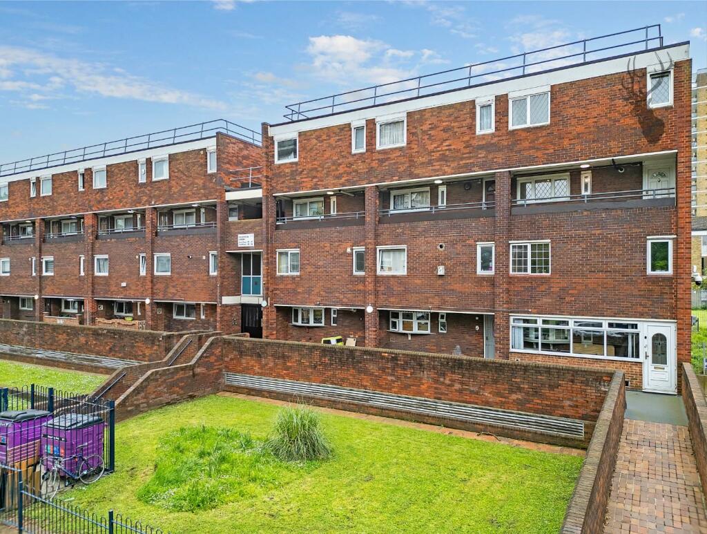 3 bedroom duplex for sale in Ollerton Green, London, E3