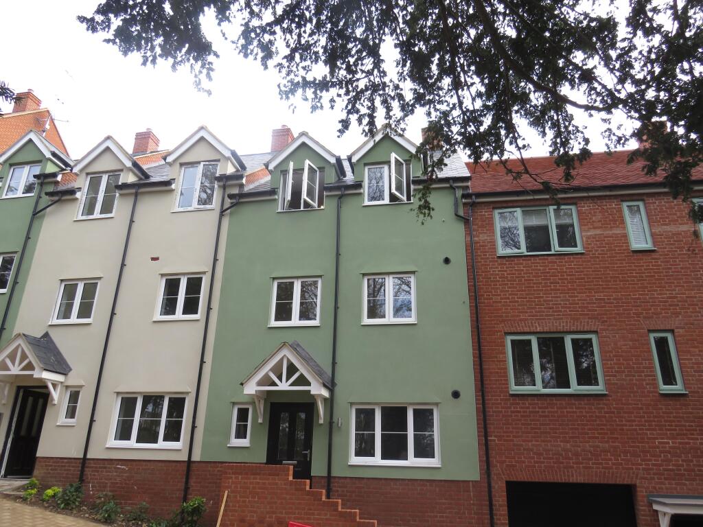 Main image of property: Summerhouse Hill, Buckingham