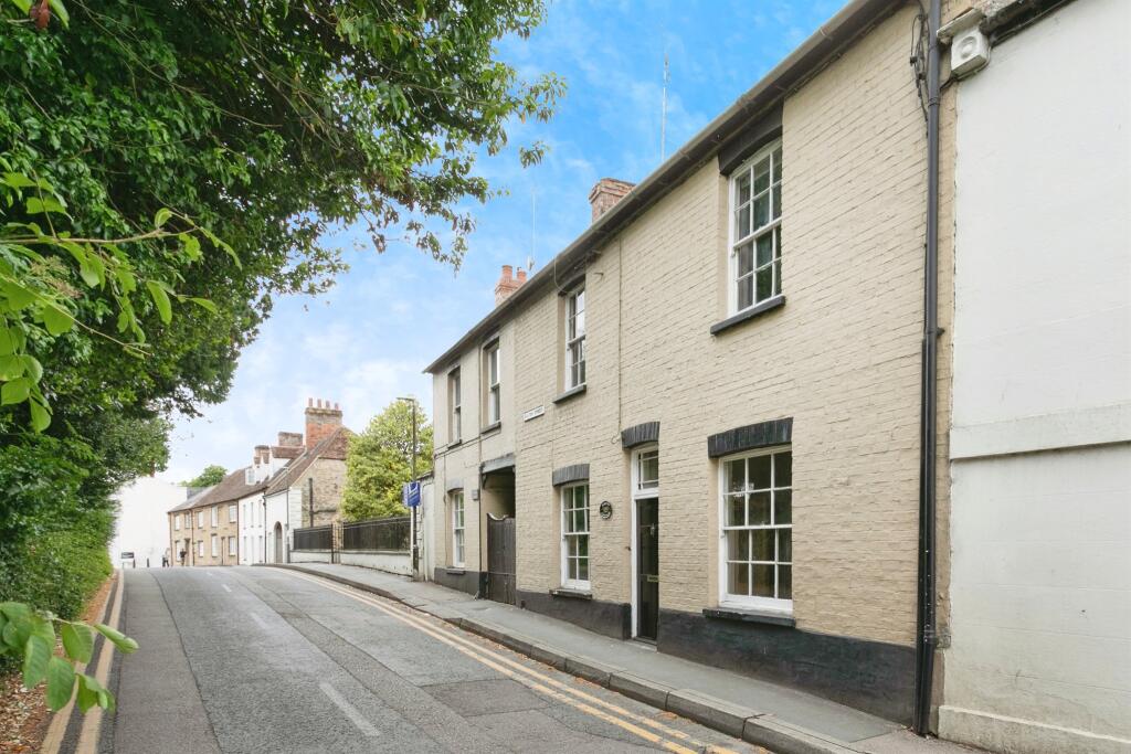 Main image of property: Hunter Street, BUCKINGHAM
