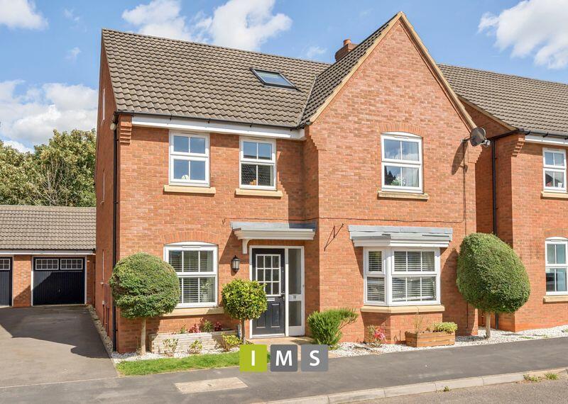 6 bedroom detached house for sale in Brickhill Way, Buckingham, MK18