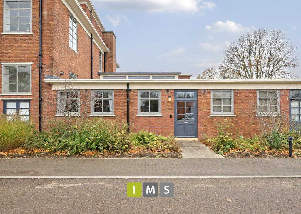 Main image of property: 20 Trenchard Lane, Caversfield, OX27