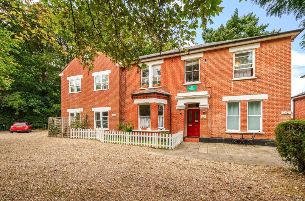 Main image of property: Heathview House, 29 Broomhall Road, Horsell, Woking, Surrey, GU21