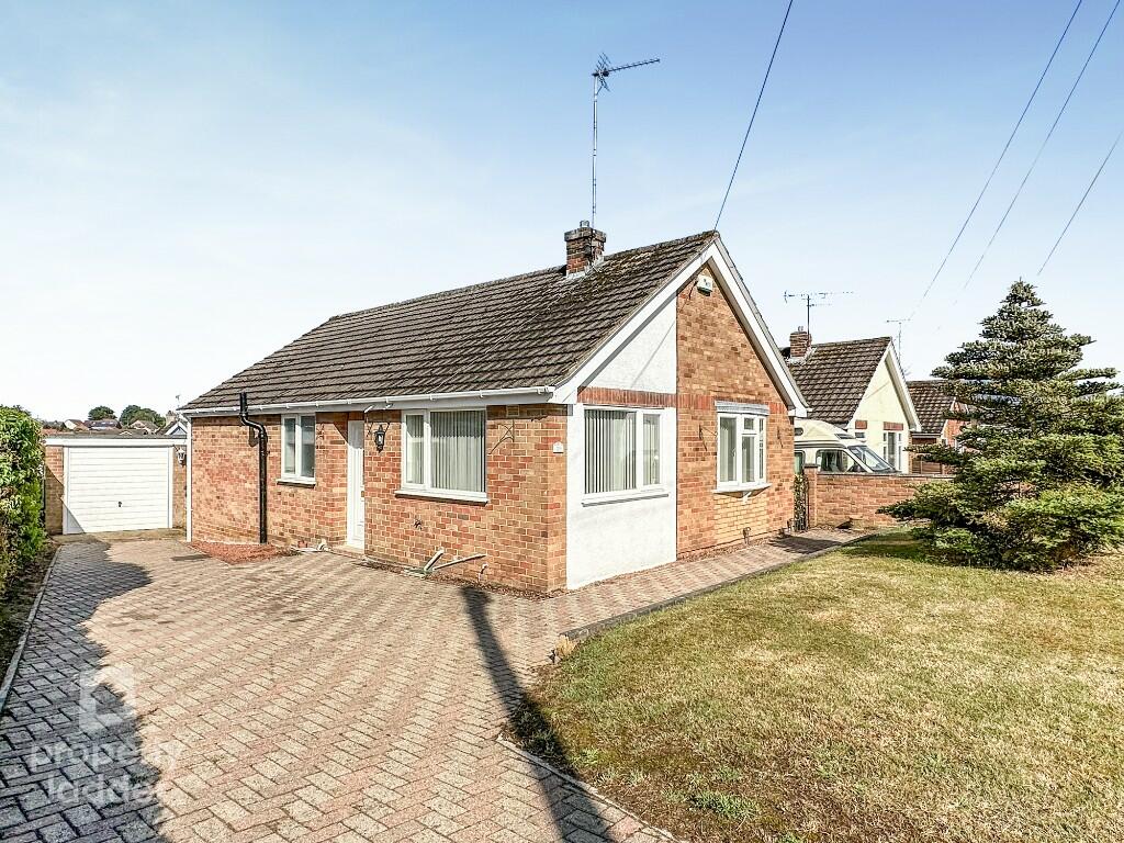 2 bedroom detached bungalow for sale in Sydney Road, Spixworth, NR10