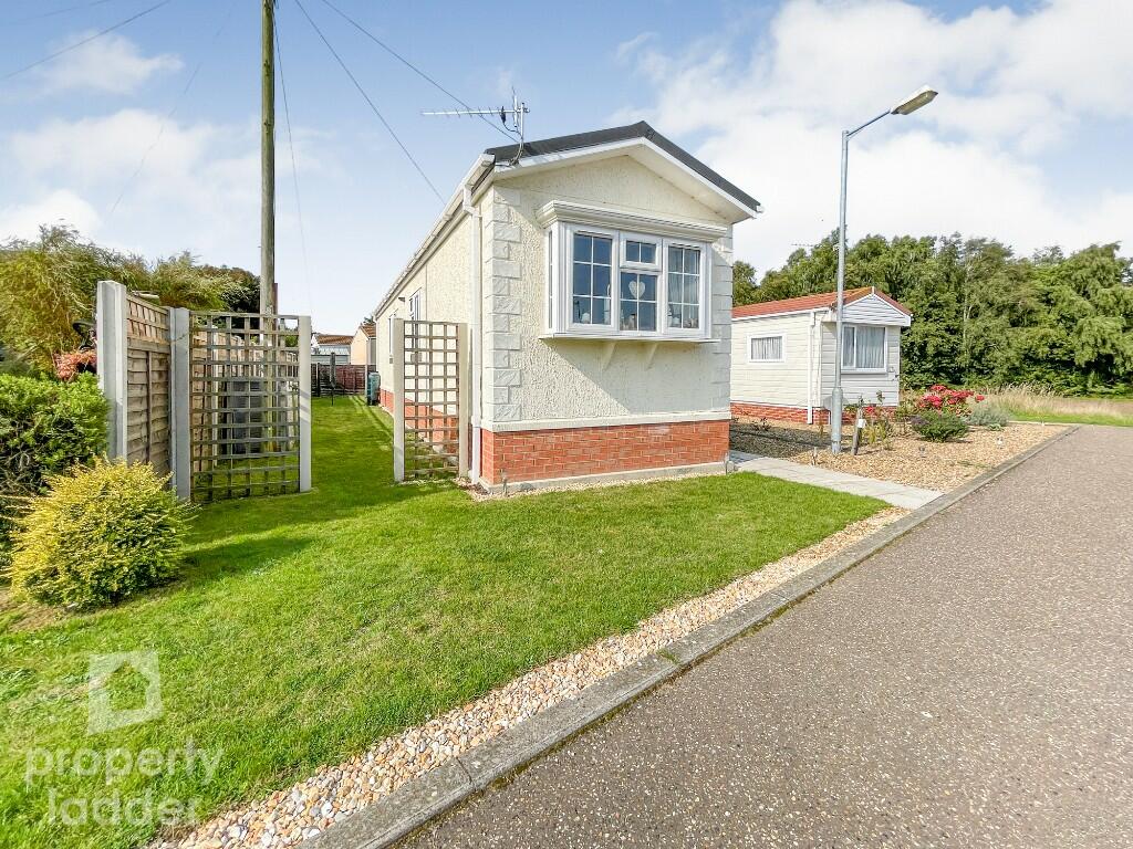 2 bedroom park home for sale in Woodland View, STRATTON STRAWLESS