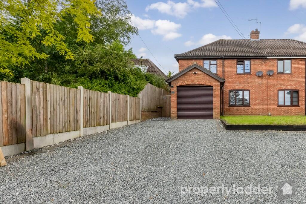 3 bedroom semidetached house for sale in Ashtree Road, Costessey, NR5