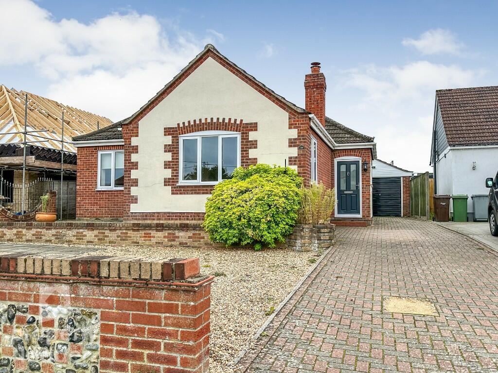 3 bedroom detached bungalow for sale in Crostwick Lane, SPIXWORTH, NR10