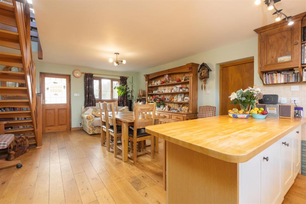 2 bedroom detached house for sale in Main Street, Overton, Morecambe, LA3