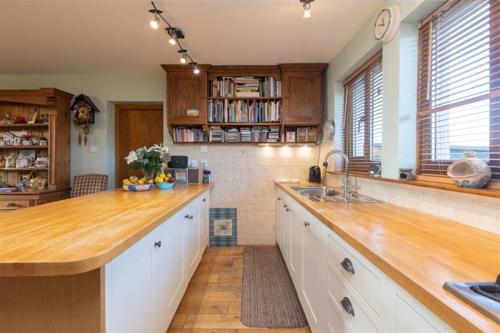 2 bedroom detached house for sale in Main Street, Overton, Morecambe, LA3