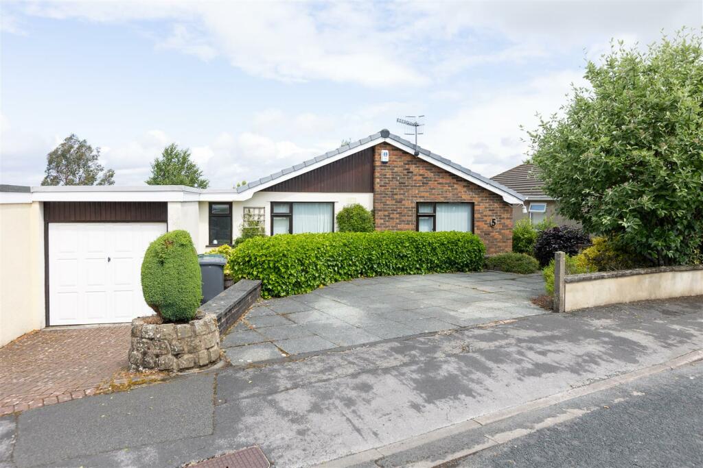 4 bedroom detached bungalow for sale in Kirklands Road, Over Kellet