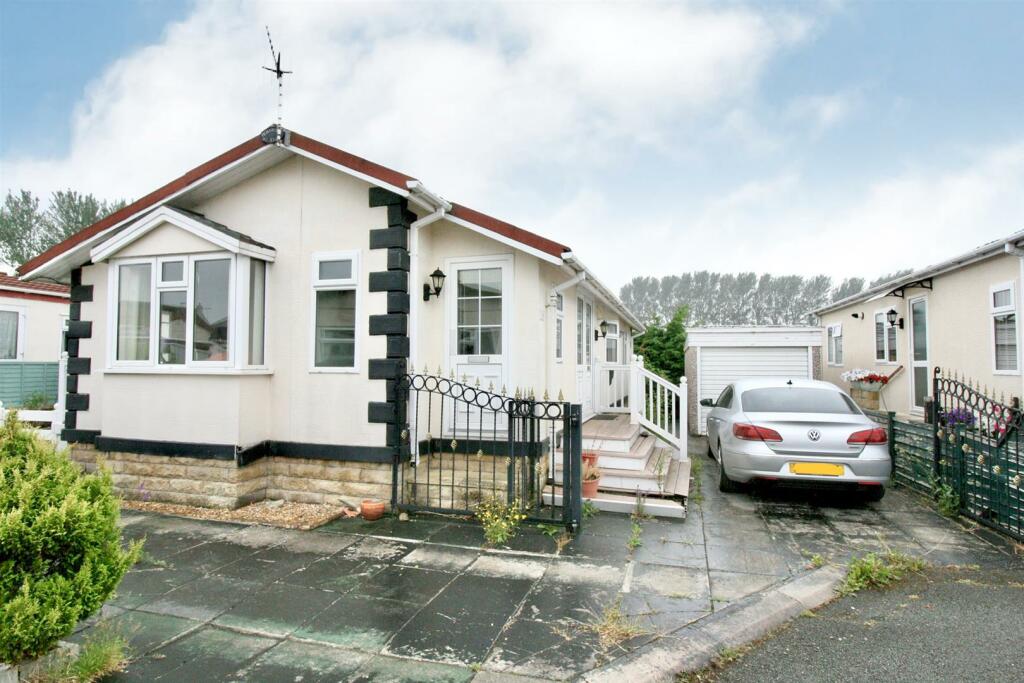 2 bedroom park home for sale in Oxcliffe Road, Heaton With Oxcliffe
