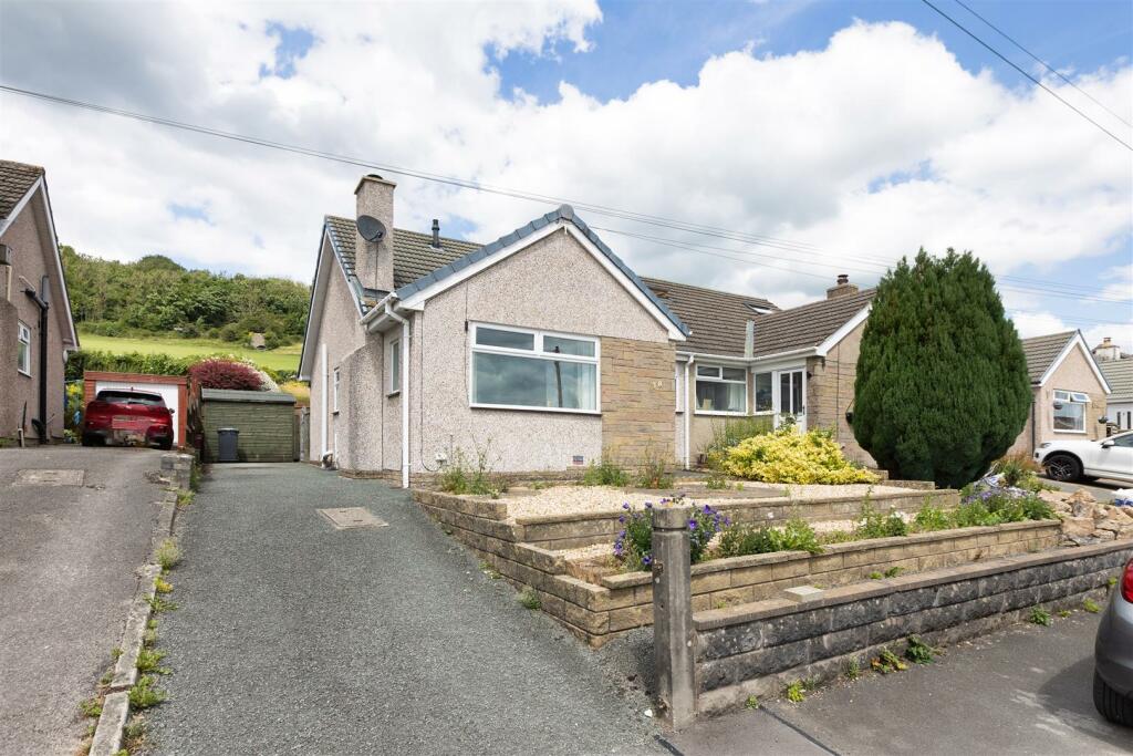 3 bedroom semidetached bungalow for sale in Church Hill Avenue, Warton, Carnforth, LA5