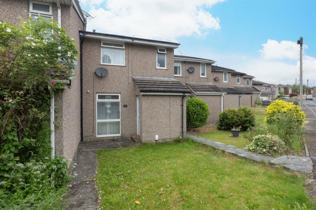 3 bedroom house for sale in Grosvenor Place, Carnforth, LA5