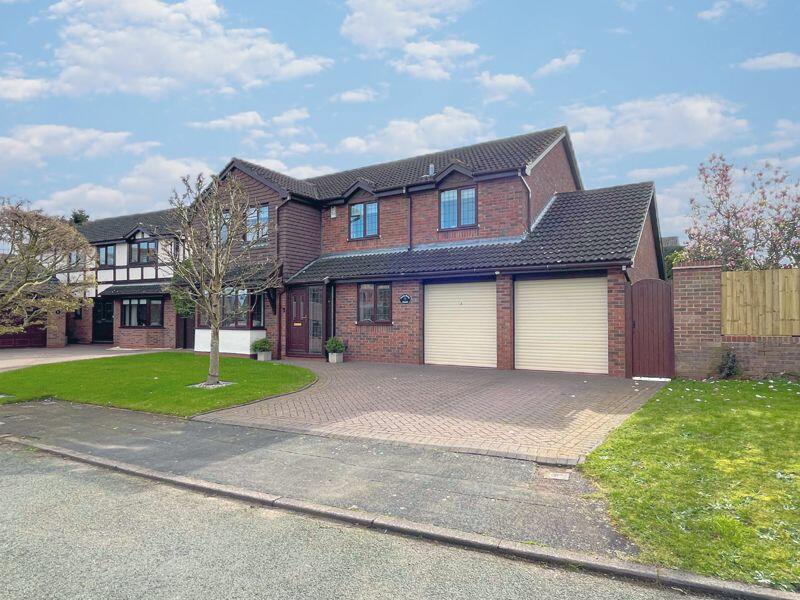 4 bedroom detached house for sale in Siskin Close, Hammerwich, WS7 0LN, WS7